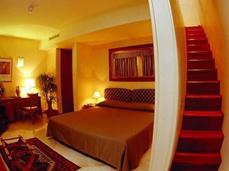 Rome Airport Hotel Фиумичино Екстериор снимка