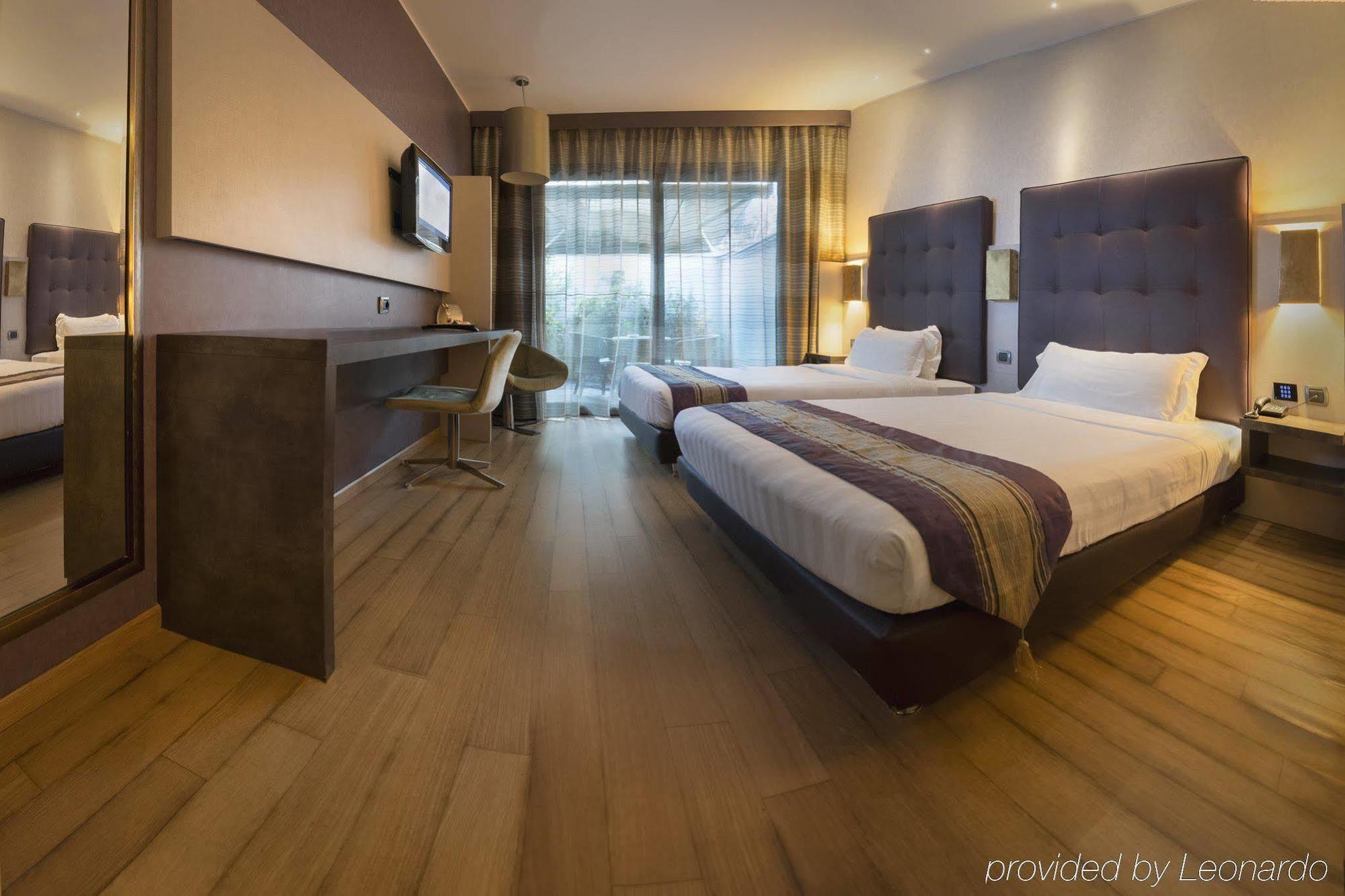 Rome Airport Hotel Фиумичино Екстериор снимка