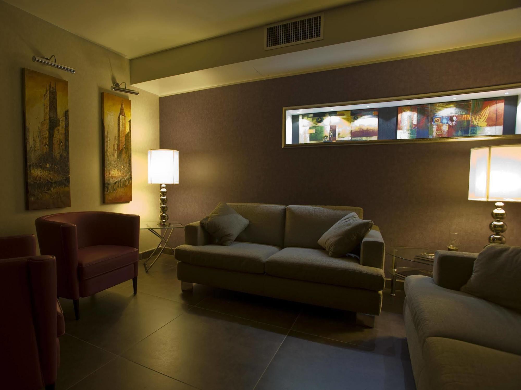 Rome Airport Hotel Фиумичино Екстериор снимка
